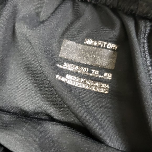 Nike Fit Mens XL Black Red Activewear Shorts - Picture 5 of 8